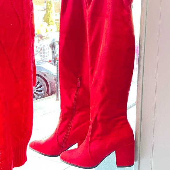 …Red… over the knee… Boots… Like new! Size 9.5 - Picture 1 of 5